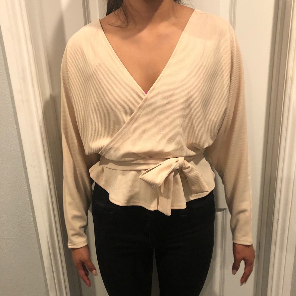 Tie top